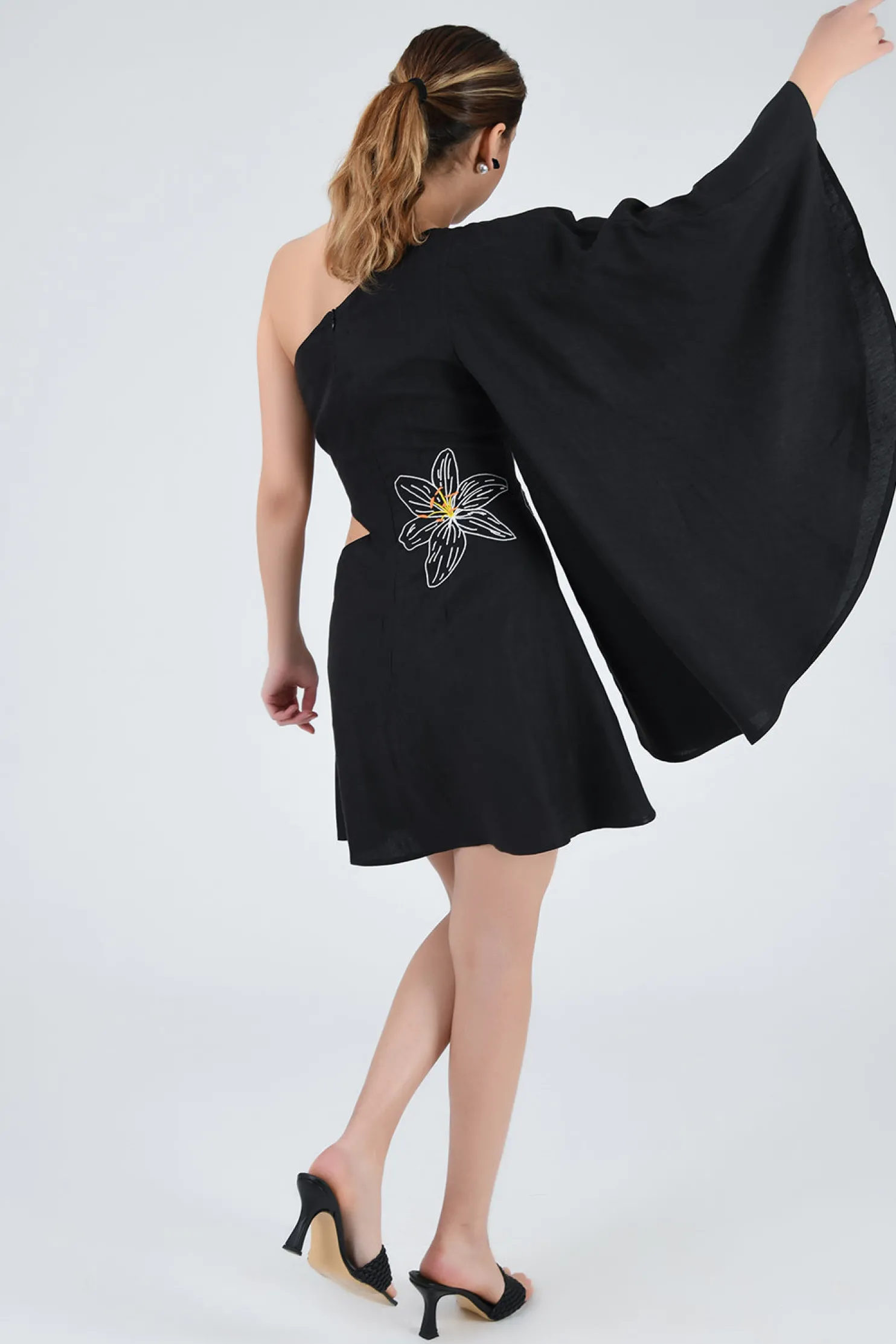 kame_dress_wanga_collecti_3.webp Fanm Mon KAME DRESS (Wanga Collection)